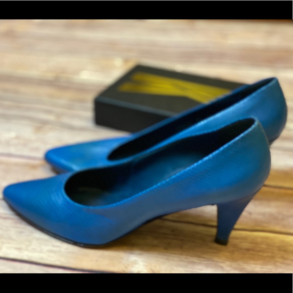 Vintage Yves SaintLaurent Electric Blue Shoes sz7M - Picture 7 of 10